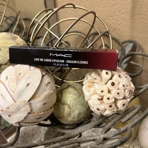 NWT/NIB MAC LOVE ME LIQUID LIPCOLOUR!